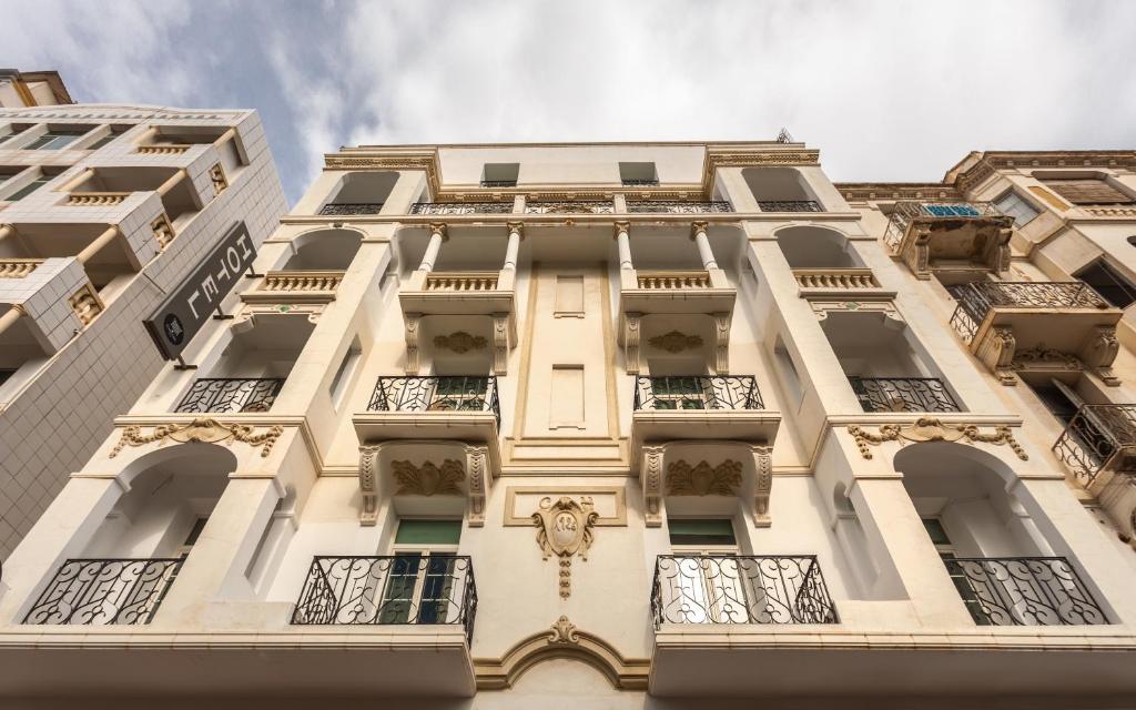 Hotel Carlton- budget hotels Tunis